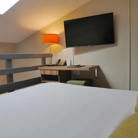 Otel Western Atrium 4*