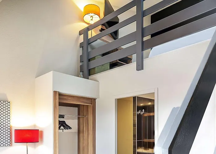 Western Atrium Otel 4*