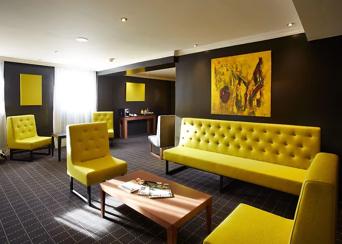 Otel Western Atrium 4*