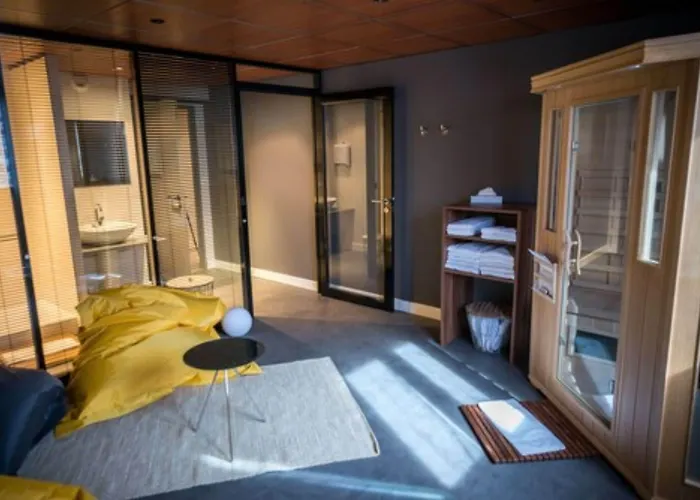 Western Atrium 4* Valence (Drome)