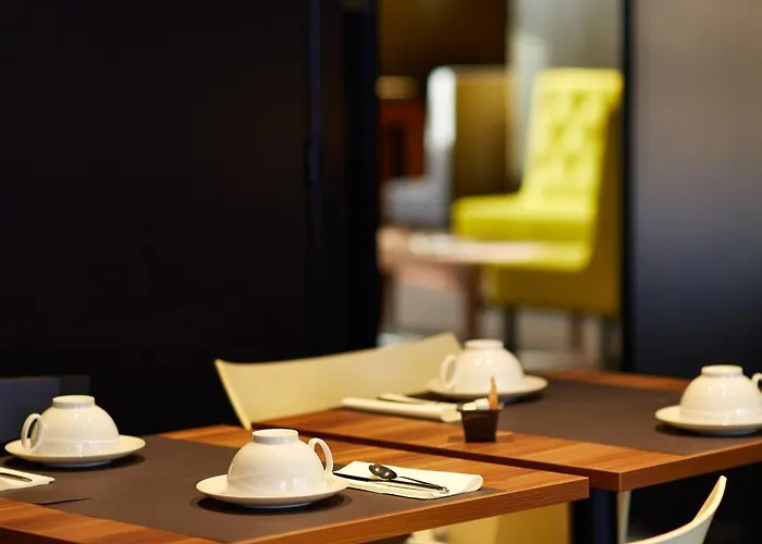 Western Atrium Otel Valence (Drome)