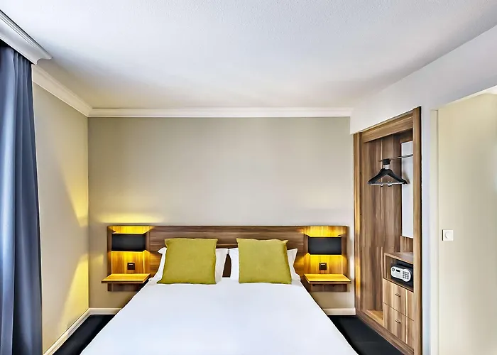 Western Atrium Otel 4*