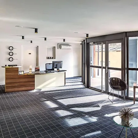 Western Atrium Valence 4*