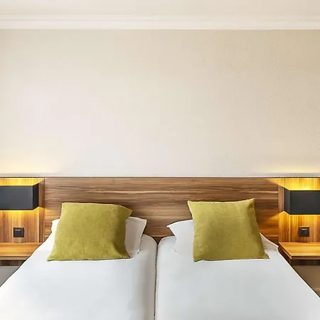 Western Atrium Valence 4*