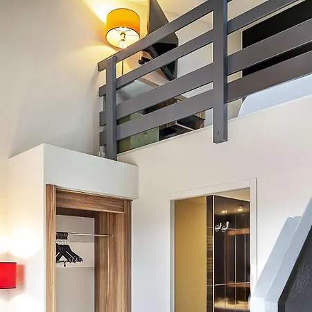 Western Atrium Valence Hotel 4*