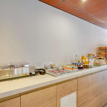 Western Atrium Hotel 4*