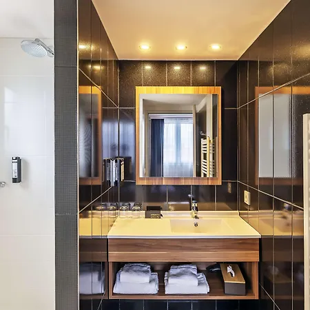 Western Atrium 4* Valence (Drome)