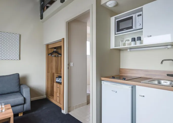 Western Atrium 酒店