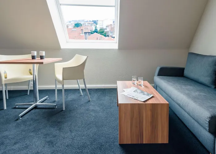 Ξενοδοχείο Western Atrium 4*