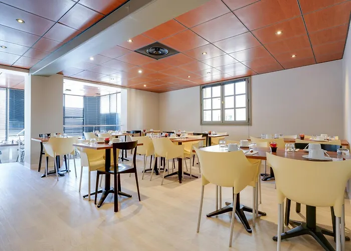 Western Atrium 瓦朗斯