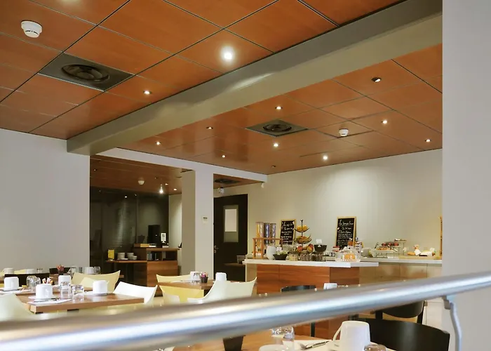 Western Atrium Ξενοδοχείο 4*